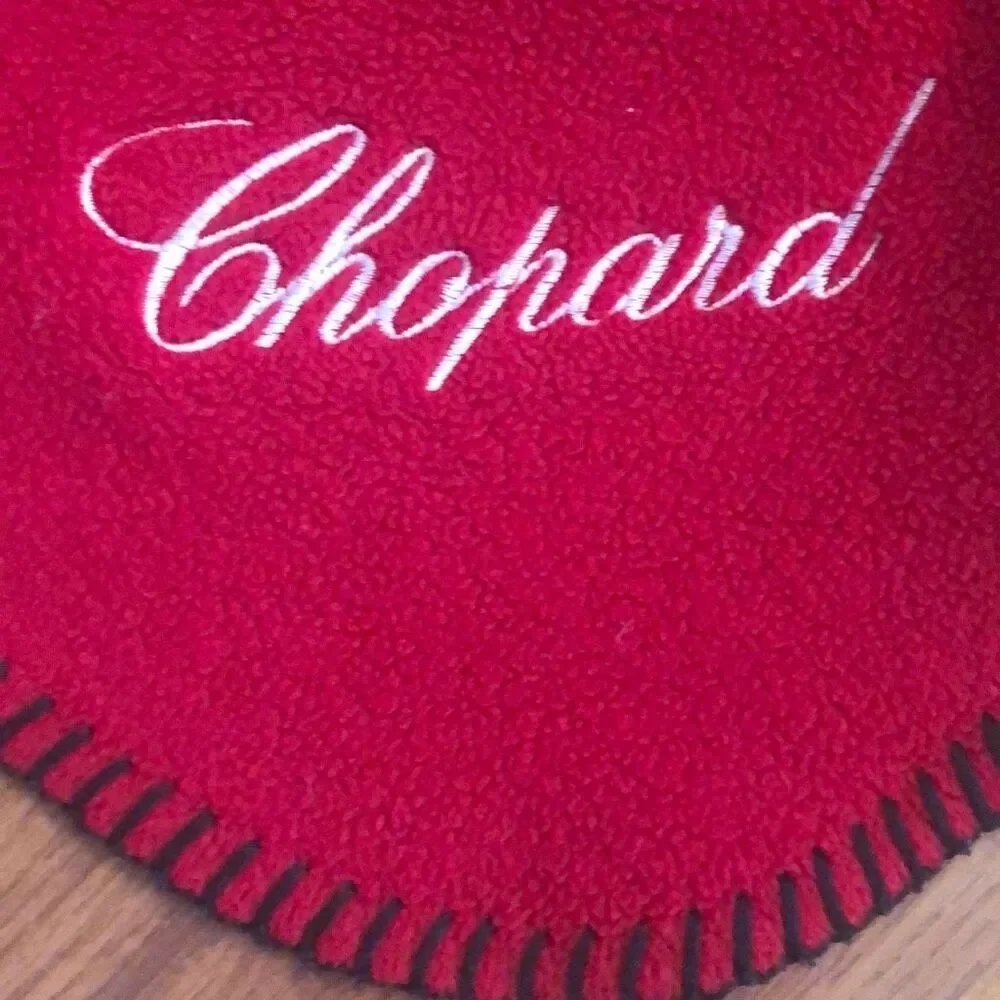 Vintage CHOPARD Made in Vietnam red large blanket/throw ￼